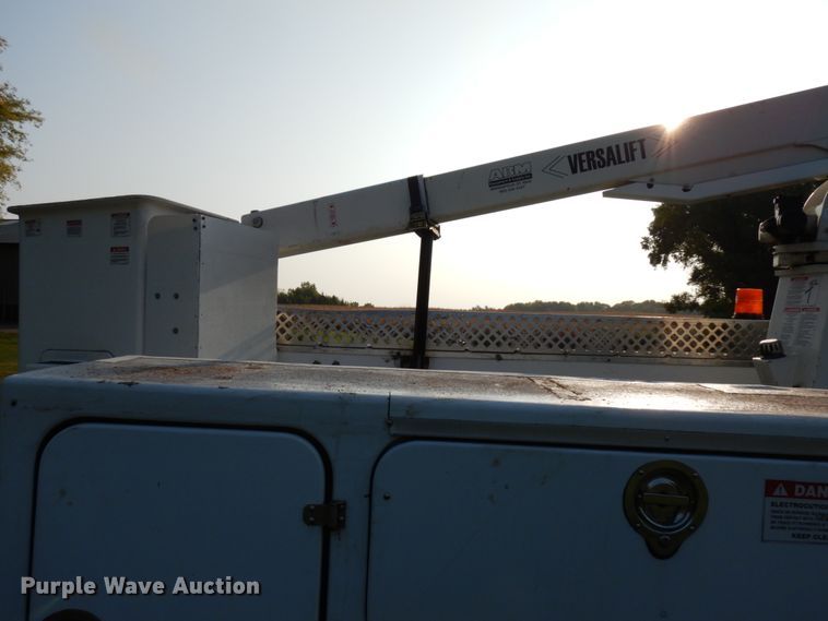 image for item HD9001 2007 Ford F450 Super Duty  bucket truck