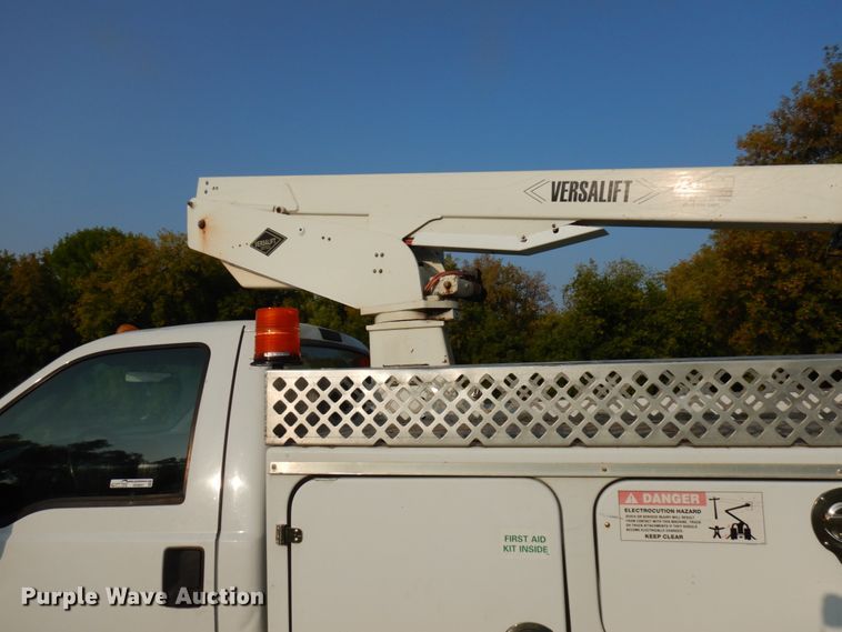image for item HD9001 2007 Ford F450 Super Duty  bucket truck