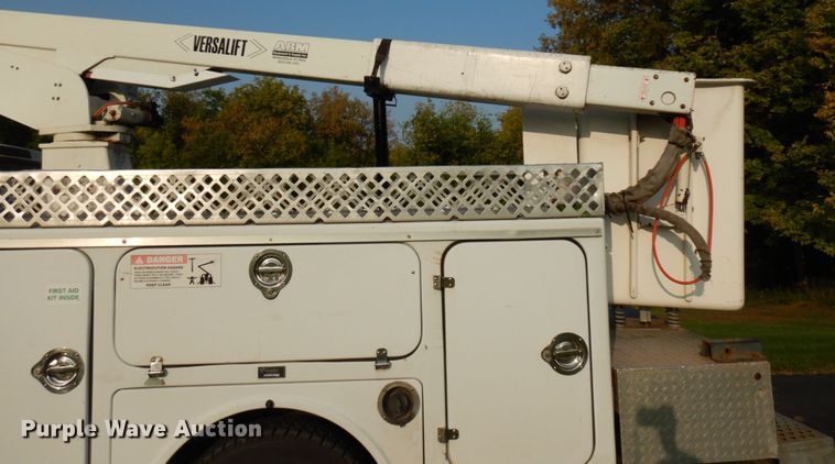 image for item HD9001 2007 Ford F450 Super Duty  bucket truck