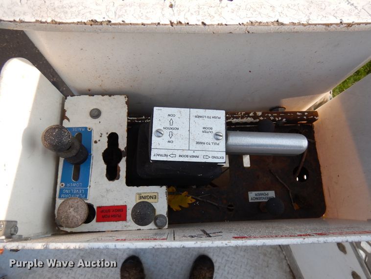 image for item HD9001 2007 Ford F450 Super Duty  bucket truck