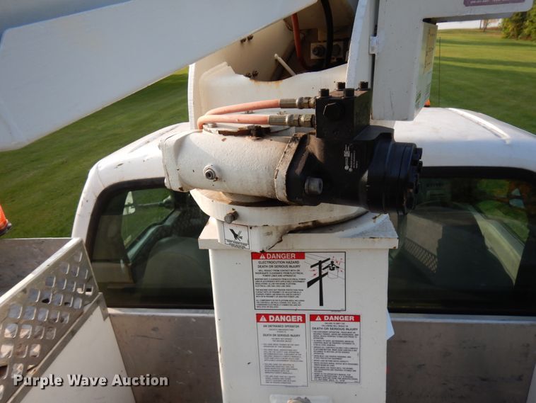 image for item HD9001 2007 Ford F450 Super Duty  bucket truck