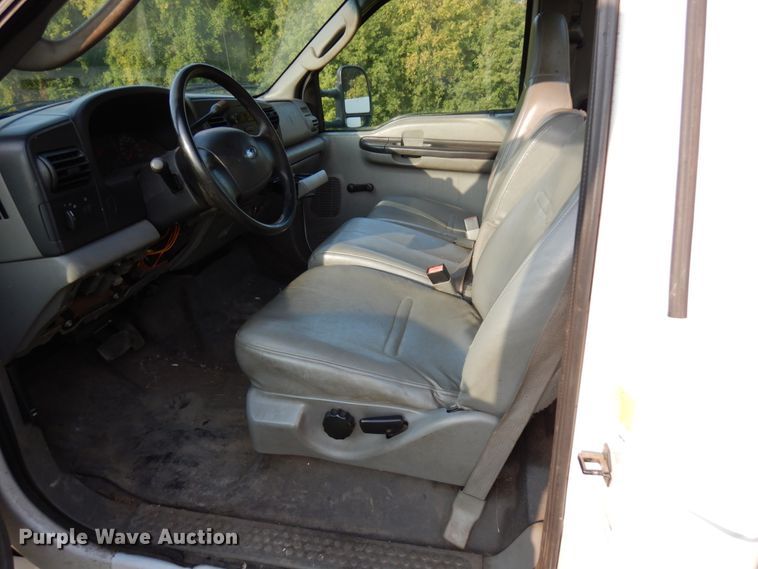 image for item HD9001 2007 Ford F450 Super Duty  bucket truck