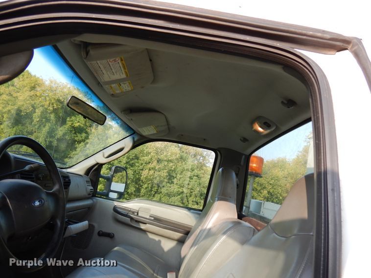 image for item HD9001 2007 Ford F450 Super Duty  bucket truck