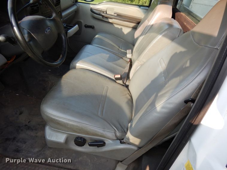 image for item HD9001 2007 Ford F450 Super Duty  bucket truck