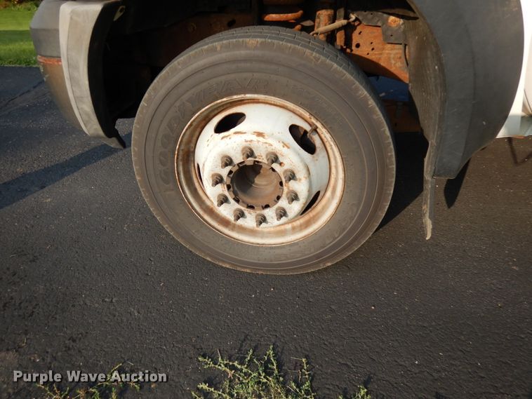 image for item HD9001 2007 Ford F450 Super Duty  bucket truck