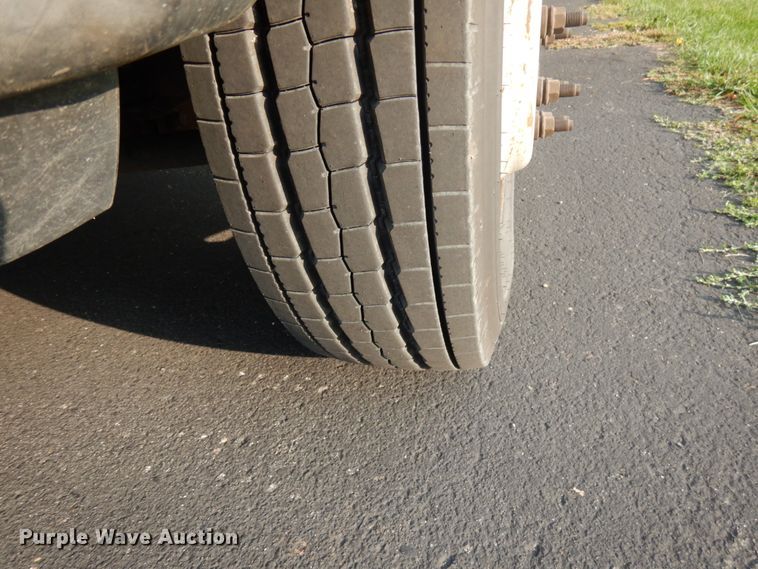 image for item HD9001 2007 Ford F450 Super Duty  bucket truck