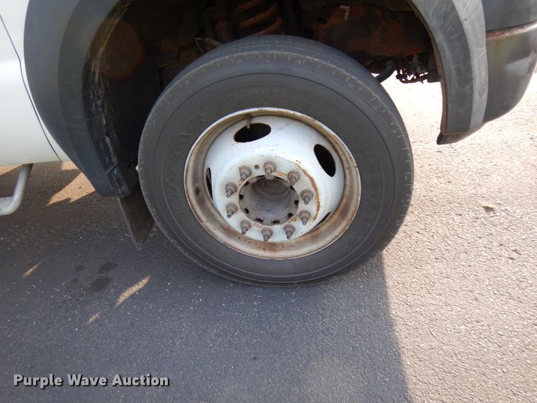 image for item HD9001 2007 Ford F450 Super Duty  bucket truck