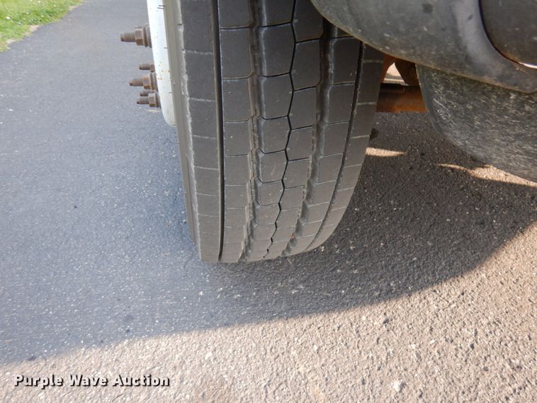 image for item HD9001 2007 Ford F450 Super Duty  bucket truck