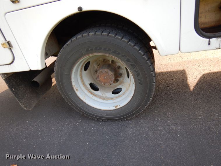 image for item HD9001 2007 Ford F450 Super Duty  bucket truck