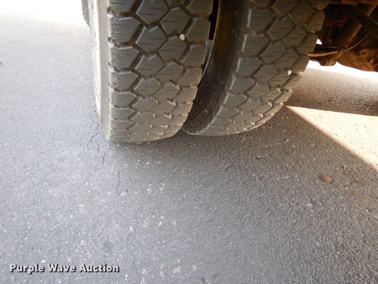 image for item HD9001 2007 Ford F450 Super Duty  bucket truck