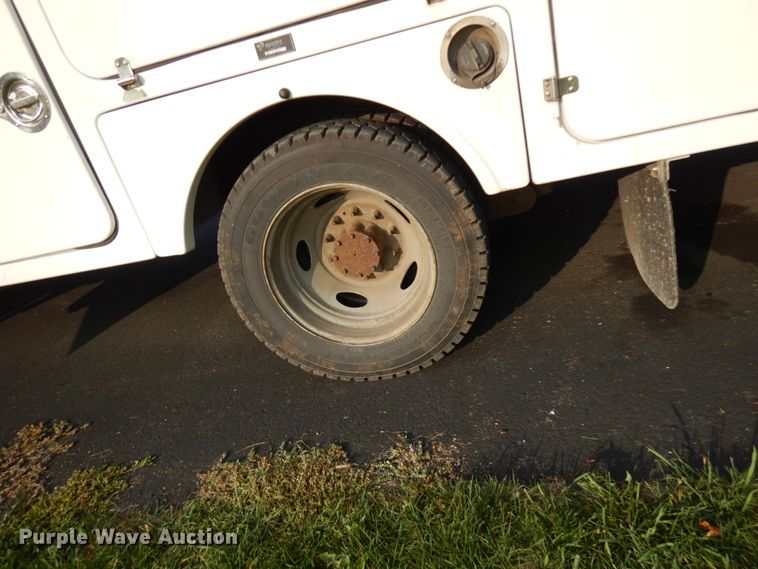 image for item HD9001 2007 Ford F450 Super Duty  bucket truck