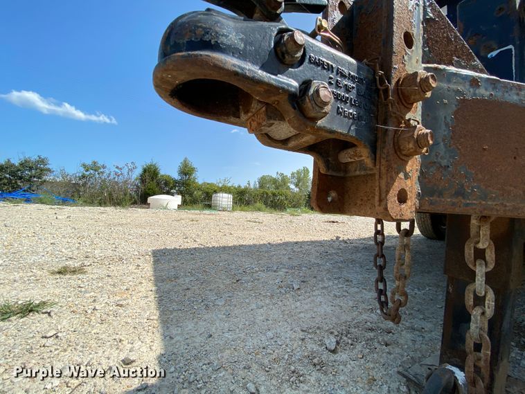 image for item HE9764 2012 Maxey dump trailer