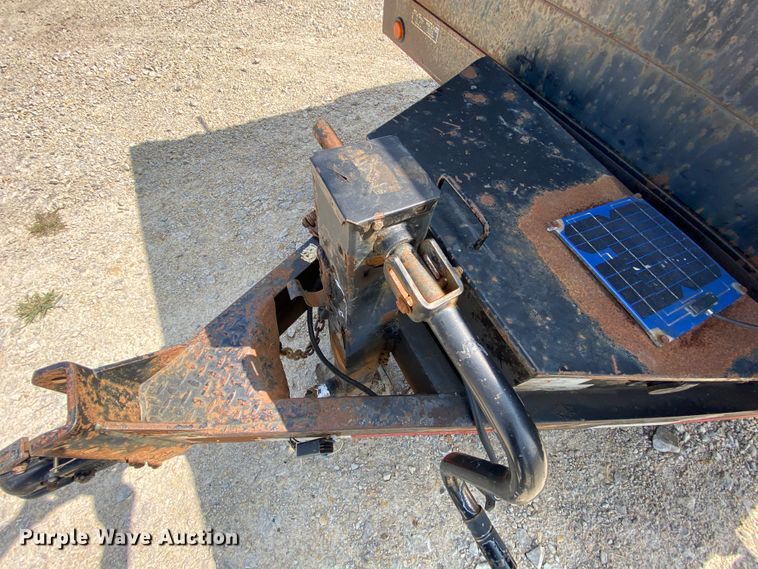 image for item HE9764 2012 Maxey dump trailer