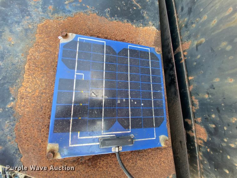 image for item HE9764 2012 Maxey dump trailer