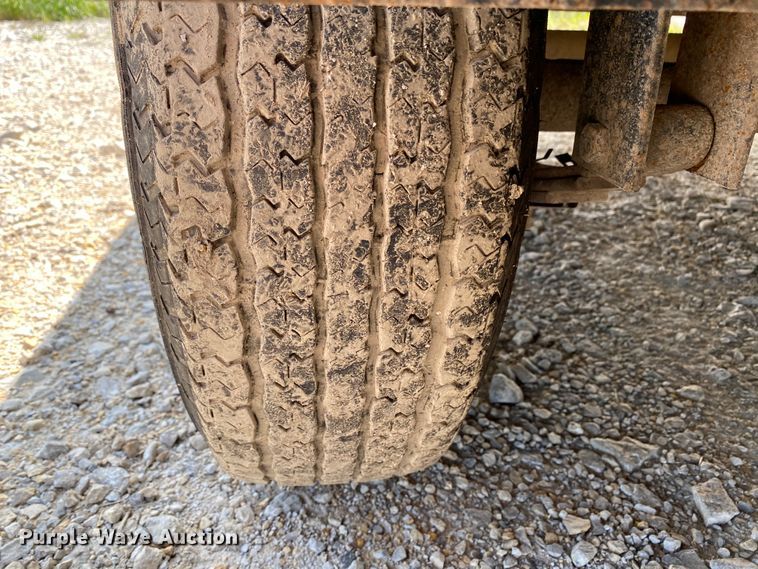 image for item HE9764 2012 Maxey dump trailer