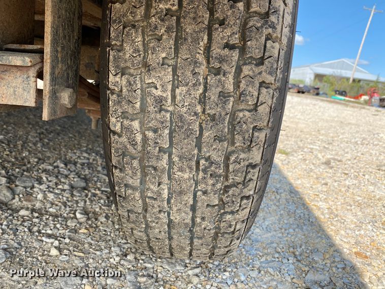 image for item HE9764 2012 Maxey dump trailer