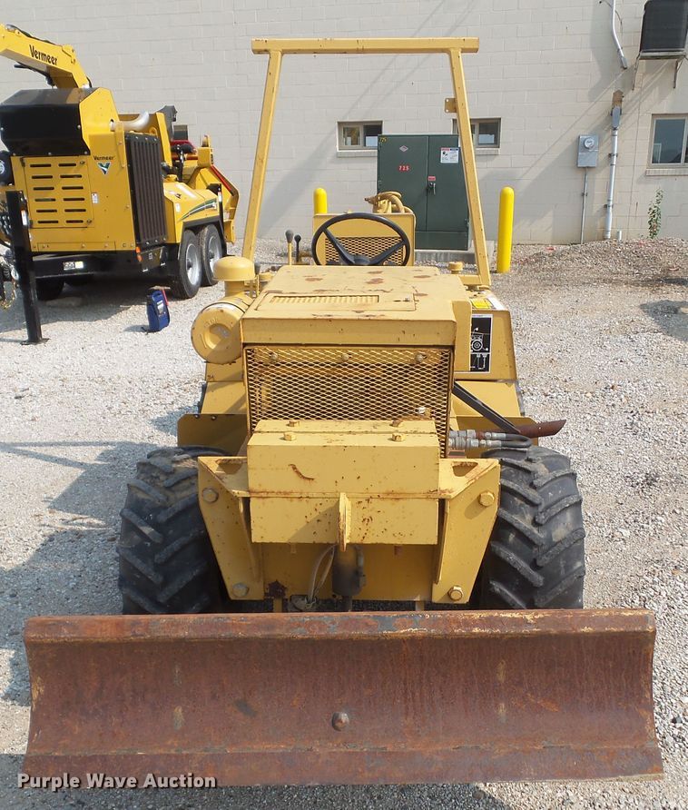 image for item HF9576 1990 Vermeer V-430A  cable plow