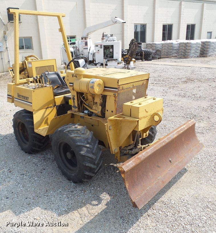 image for item HF9576 1990 Vermeer V-430A  cable plow