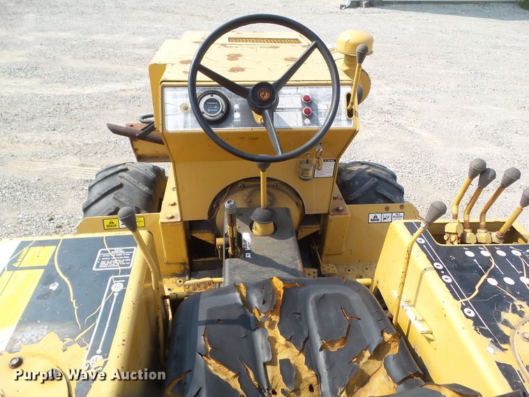 image for item HF9576 1990 Vermeer V-430A  cable plow