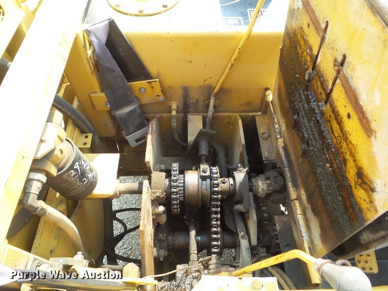 image for item HF9576 1990 Vermeer V-430A  cable plow