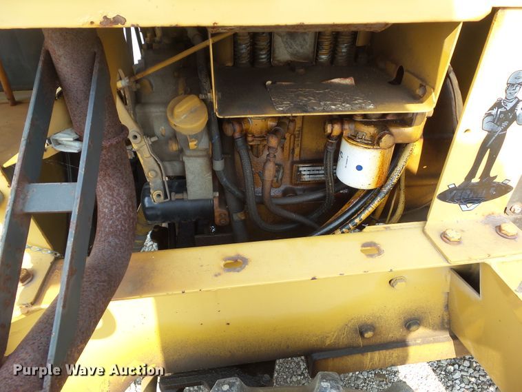 image for item HF9576 1990 Vermeer V-430A  cable plow