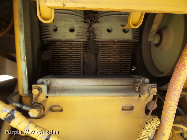 image for item HF9576 1990 Vermeer V-430A  cable plow