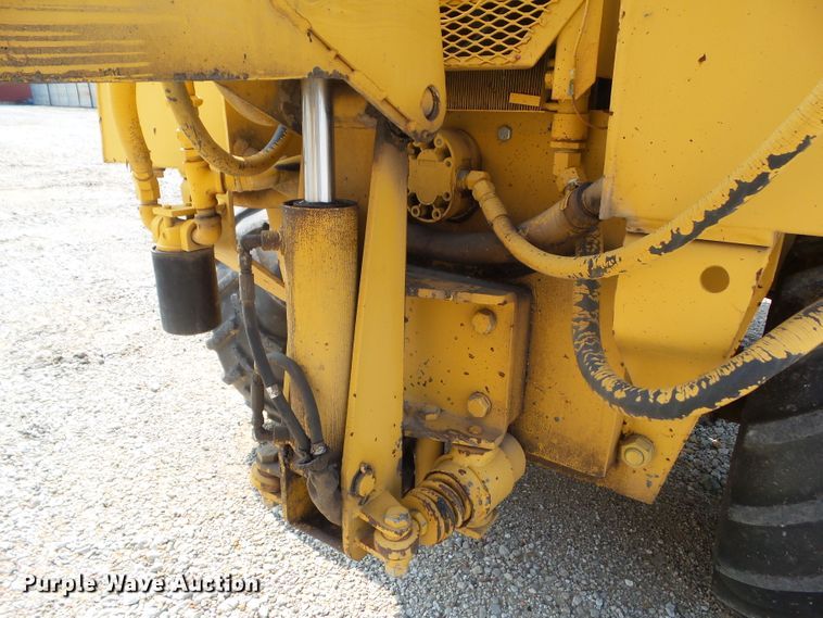 image for item HF9576 1990 Vermeer V-430A  cable plow
