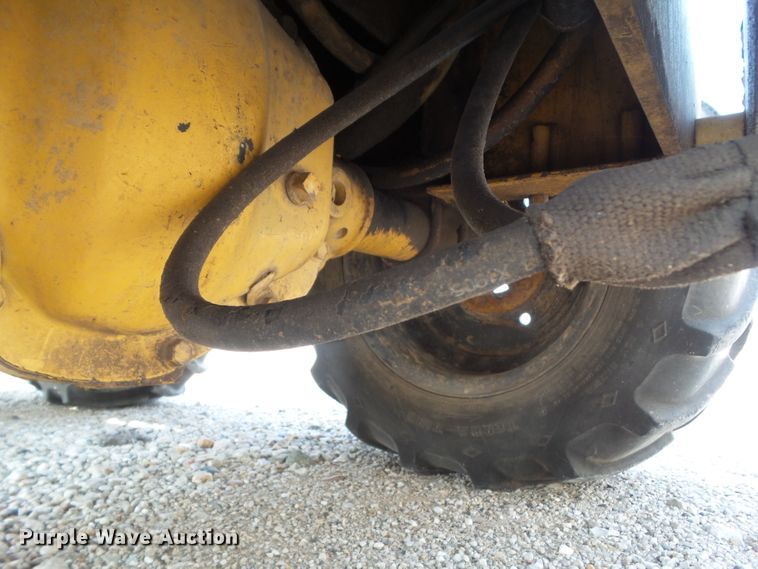 image for item HF9576 1990 Vermeer V-430A  cable plow