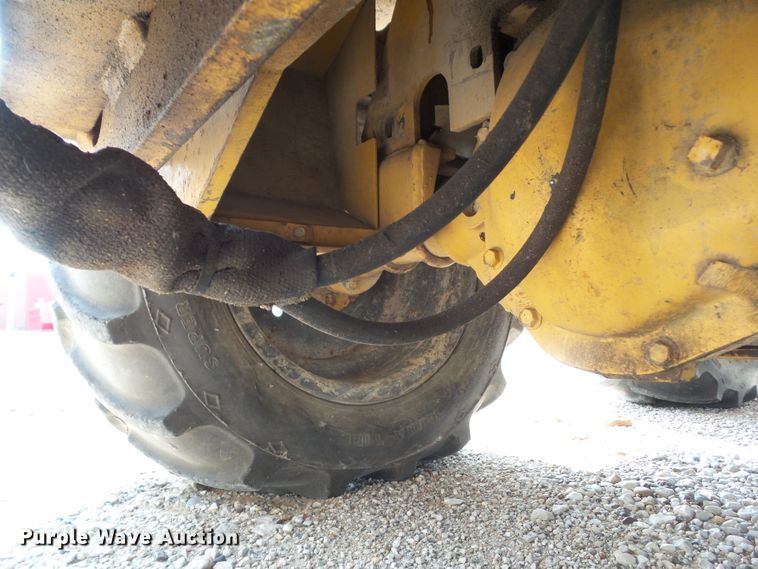 image for item HF9576 1990 Vermeer V-430A  cable plow