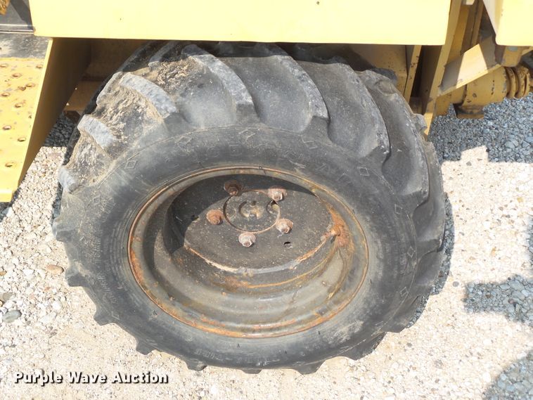 image for item HF9576 1990 Vermeer V-430A  cable plow