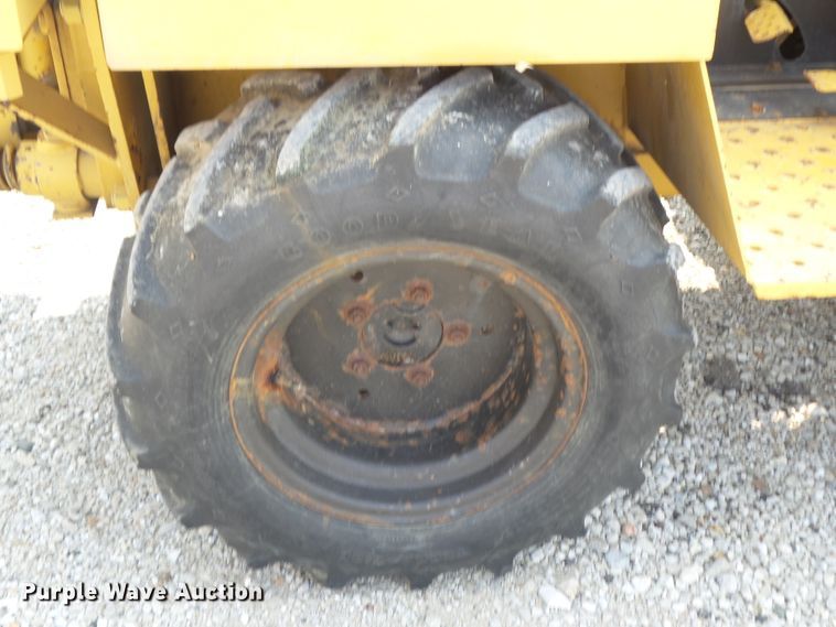image for item HF9576 1990 Vermeer V-430A  cable plow