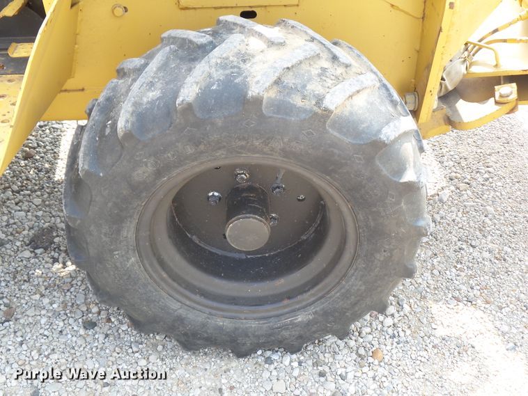 image for item HF9576 1990 Vermeer V-430A  cable plow