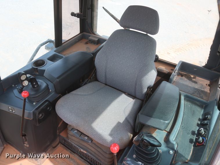 image for item HJ9367 2015 John Deere 850K WLT  dozer