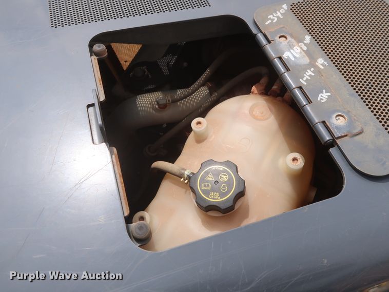 image for item HJ9367 2015 John Deere 850K WLT  dozer