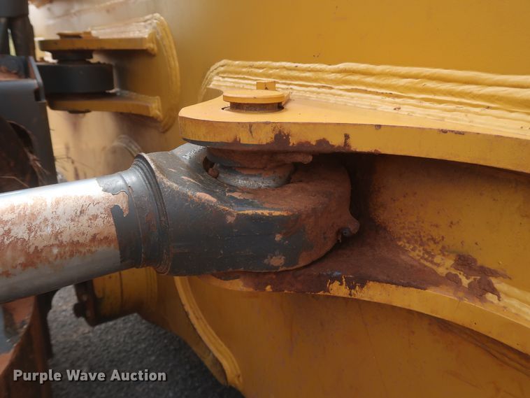 image for item HJ9367 2015 John Deere 850K WLT  dozer