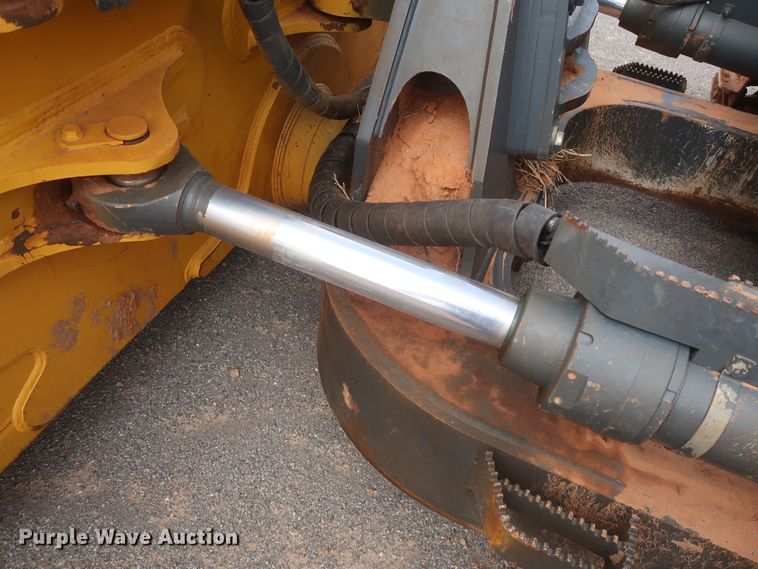 image for item HJ9367 2015 John Deere 850K WLT  dozer