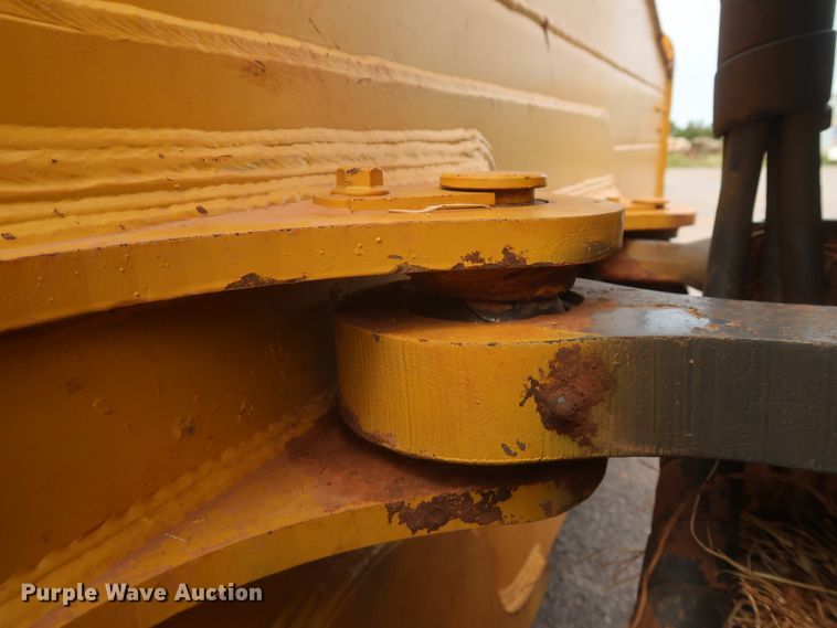 image for item HJ9367 2015 John Deere 850K WLT  dozer