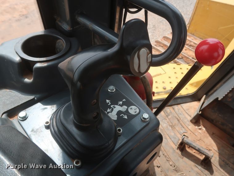 image for item HJ9368 2015 John Deere 750K WLT  dozer