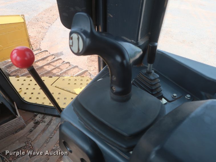 image for item HJ9368 2015 John Deere 750K WLT  dozer