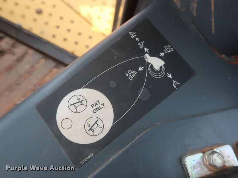 image for item HJ9368 2015 John Deere 750K WLT  dozer