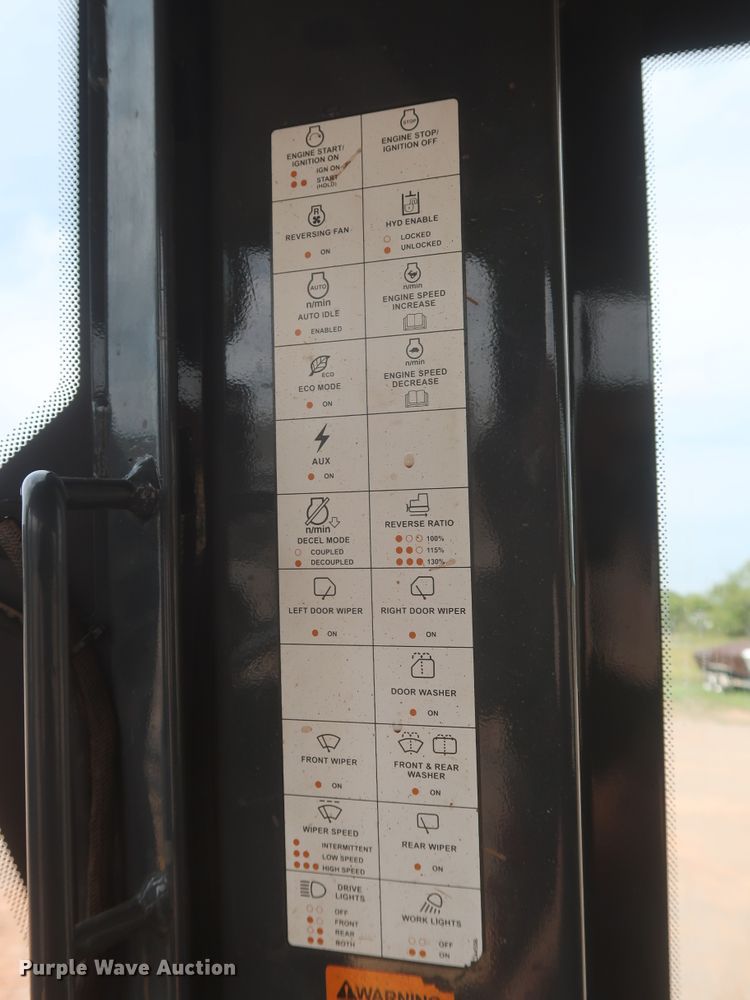 image for item HJ9368 2015 John Deere 750K WLT  dozer