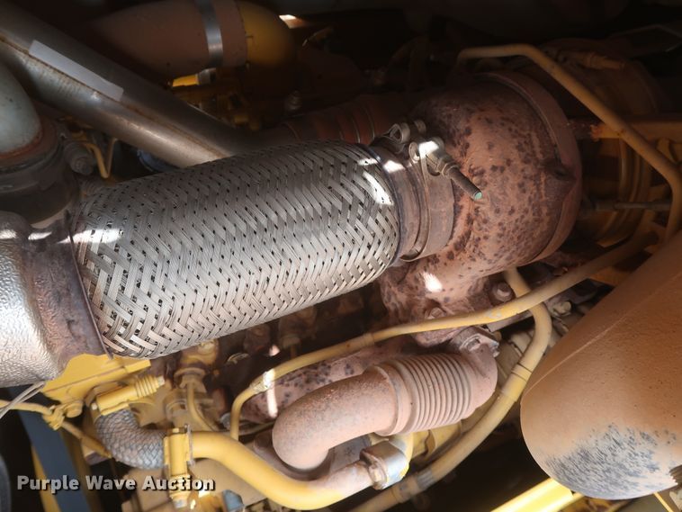 image for item HJ9368 2015 John Deere 750K WLT  dozer