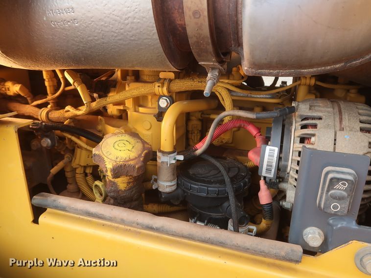 image for item HJ9368 2015 John Deere 750K WLT  dozer