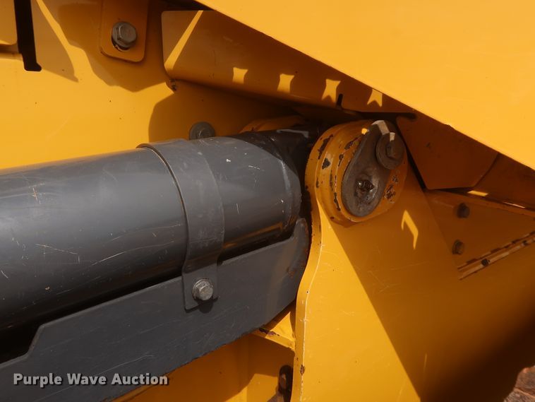 image for item HJ9368 2015 John Deere 750K WLT  dozer