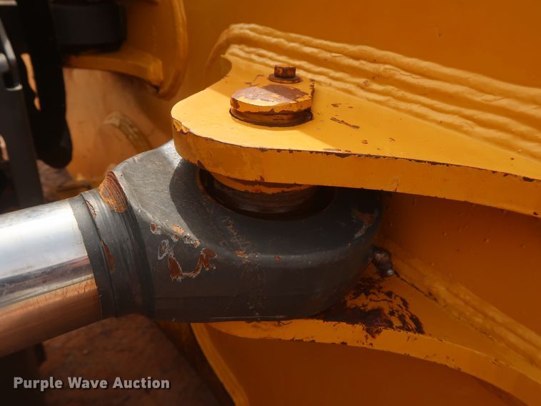 image for item HJ9368 2015 John Deere 750K WLT  dozer