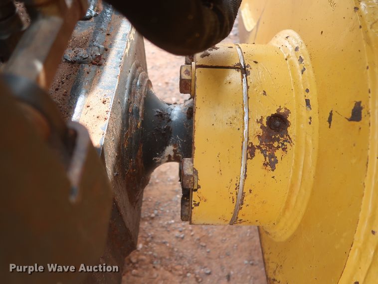 image for item HJ9368 2015 John Deere 750K WLT  dozer