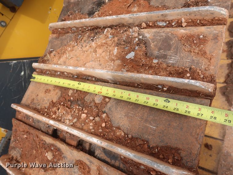 image for item HJ9368 2015 John Deere 750K WLT  dozer