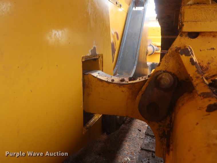 image for item HJ9368 2015 John Deere 750K WLT  dozer