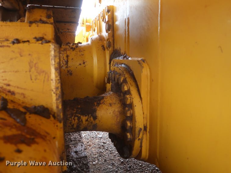 image for item HJ9368 2015 John Deere 750K WLT  dozer