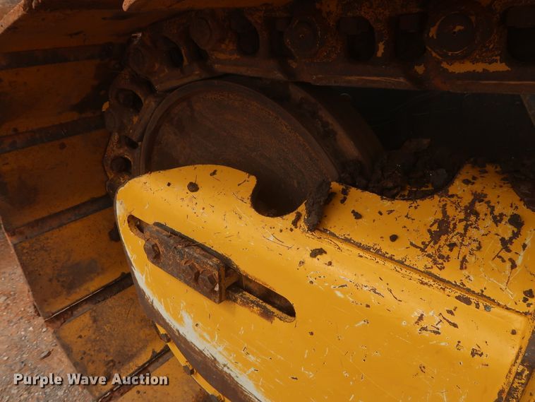 image for item HJ9368 2015 John Deere 750K WLT  dozer